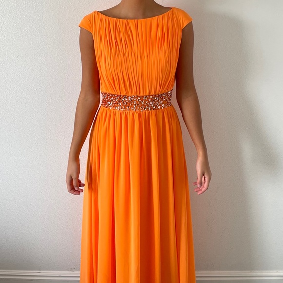 Bright orange custom-made maxi dress - Picture 5 of 5